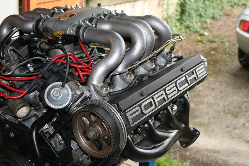 moteur porsche 928 004.JPG