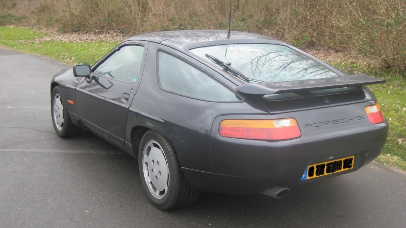 Porsche 928 002.jpg