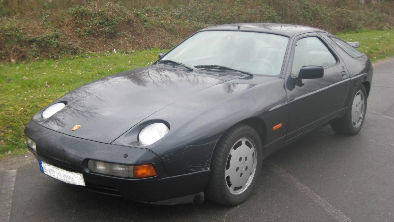 Porsche 928 008.jpg