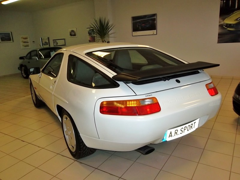 PORSCHE 928 S4 016.JPG