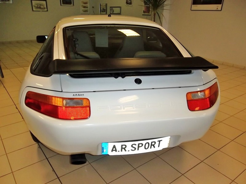 PORSCHE 928 S4 018.JPG