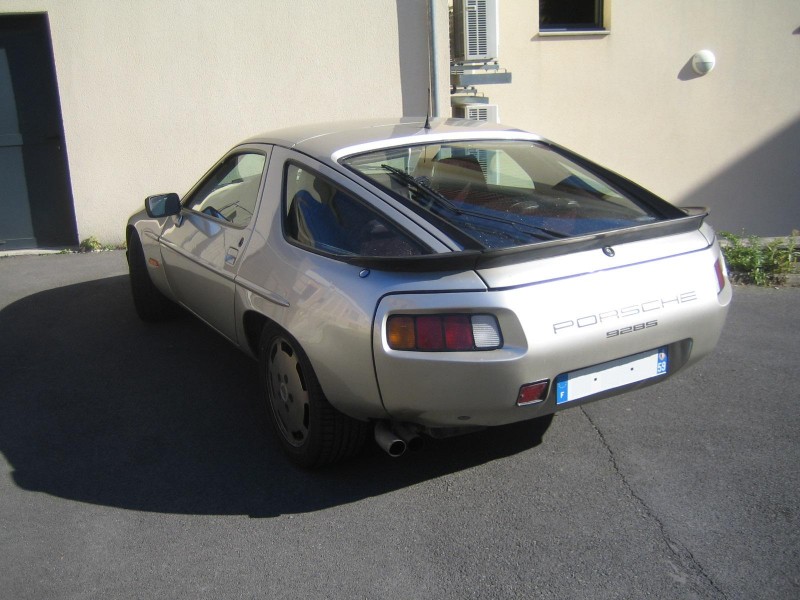 928 arrière SS plaques 3.JPG