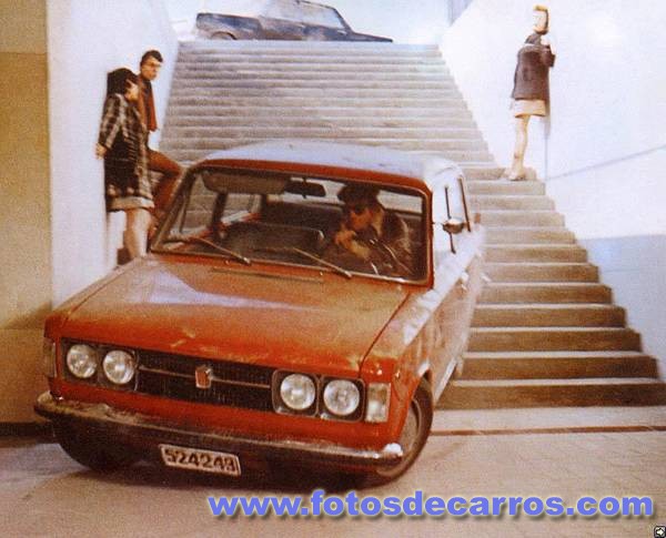 11971_Fiat_124_Special_T-The_Burglars.jpg