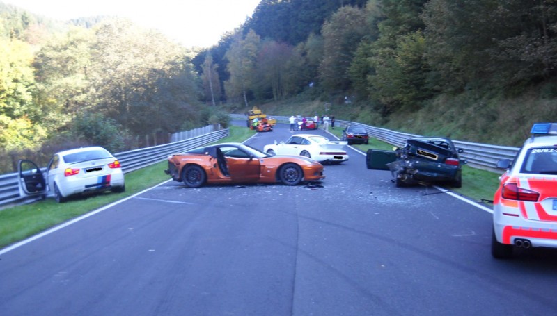 eight-cars-including-the-bmw-m3-ring-taxi-crash-on-the-nurburgring_100365723_l.jpg
