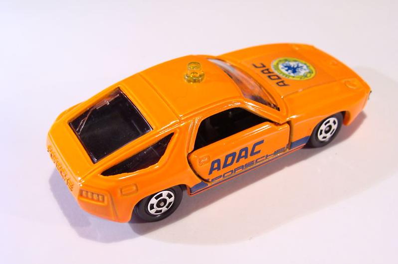 Tomica TOMY No. F53 PORSCHE 928 JAPAN 1_63 ORANGE ADAC2.jpg