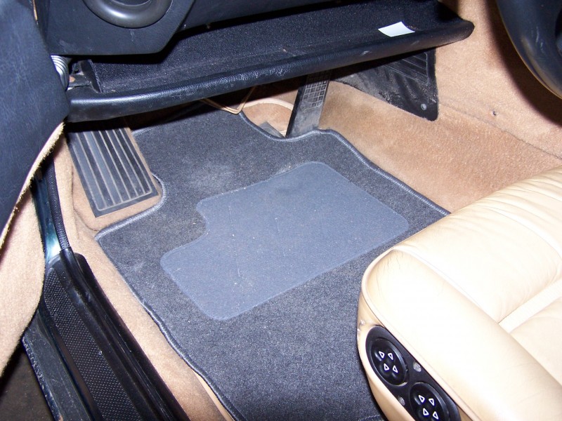 TAPIS DE SOL LOGAN NORAUTO 1er PRIX PARFAIT POUR 928 G 001.JPG