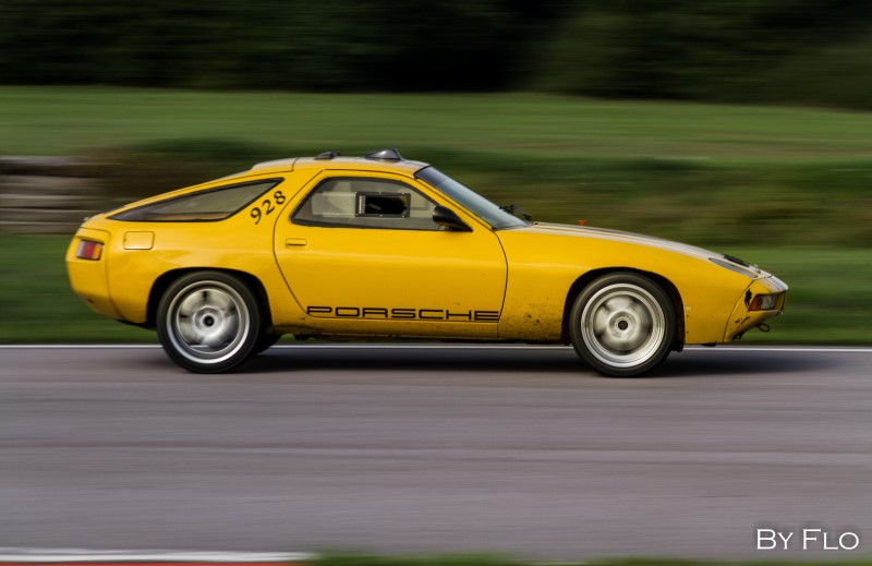 Porsche 928 s Chambley 4.jpg