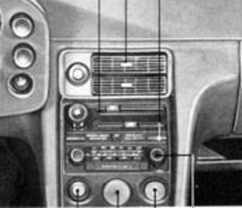 Pages_Main_1978-928-OM_Page_15-Dash-Console.jpg