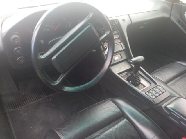 928S4 1988 intérieur.jpg