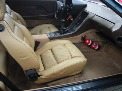 Porsche-928_17440287.jpg