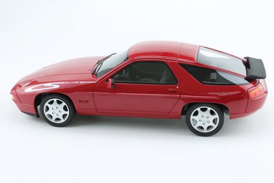 porsche-928-s4-gt-gts-club-sport-1988-red-15-web.jpg