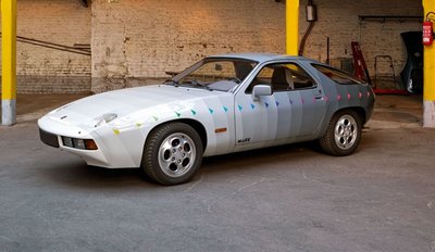 xbig-porsche-928-bemalter-porsche-heinz-mack-1984.jpg.pagespeed.ic.2gPIqYyHVB.jpg