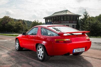 Porsche-928-GT-Heckansicht-fotoshowBig-9fd24f65-838622.jpg