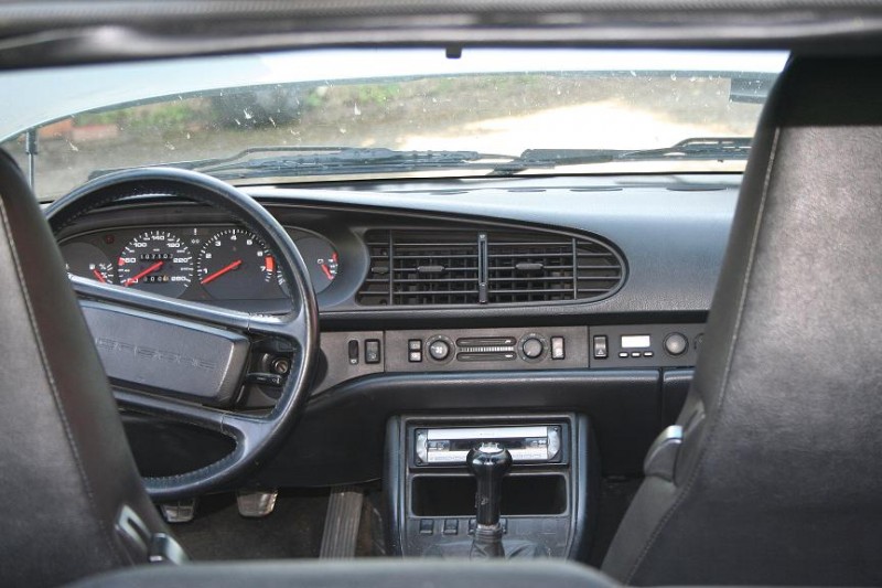 PORSCHE 944 003.jpg